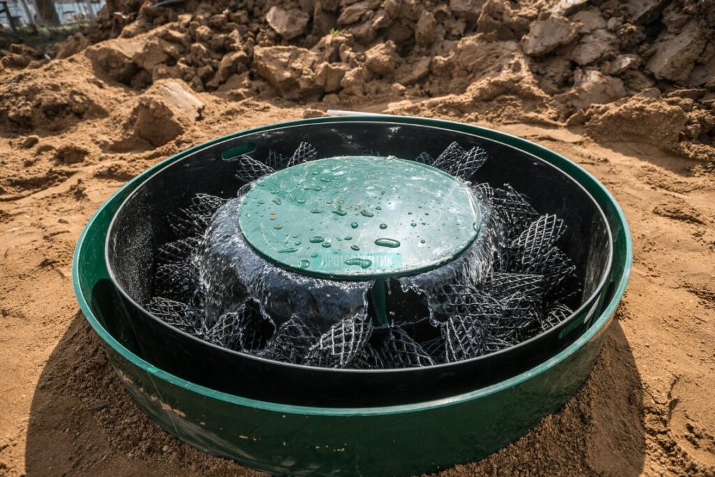 How is septic tank cleaning