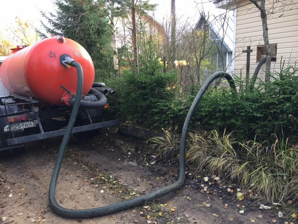 How often should a septic tank be pumped out?